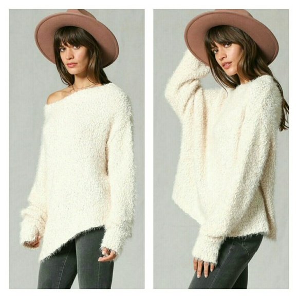 LAST 1 Super soft cream fuzzy sweater - Picture 2 of 8